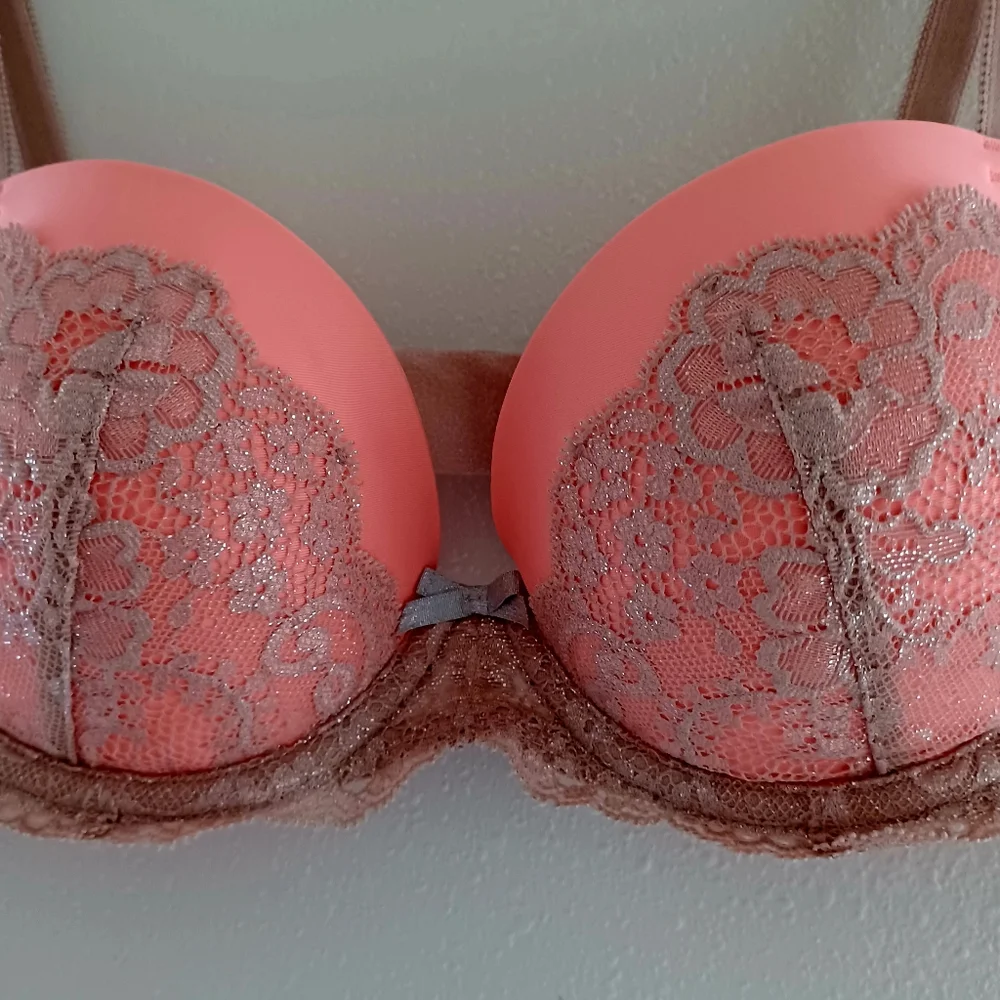 Victoria's Secret Dream Angels Lined Demi Bra, 32C - Picture 3 of 12